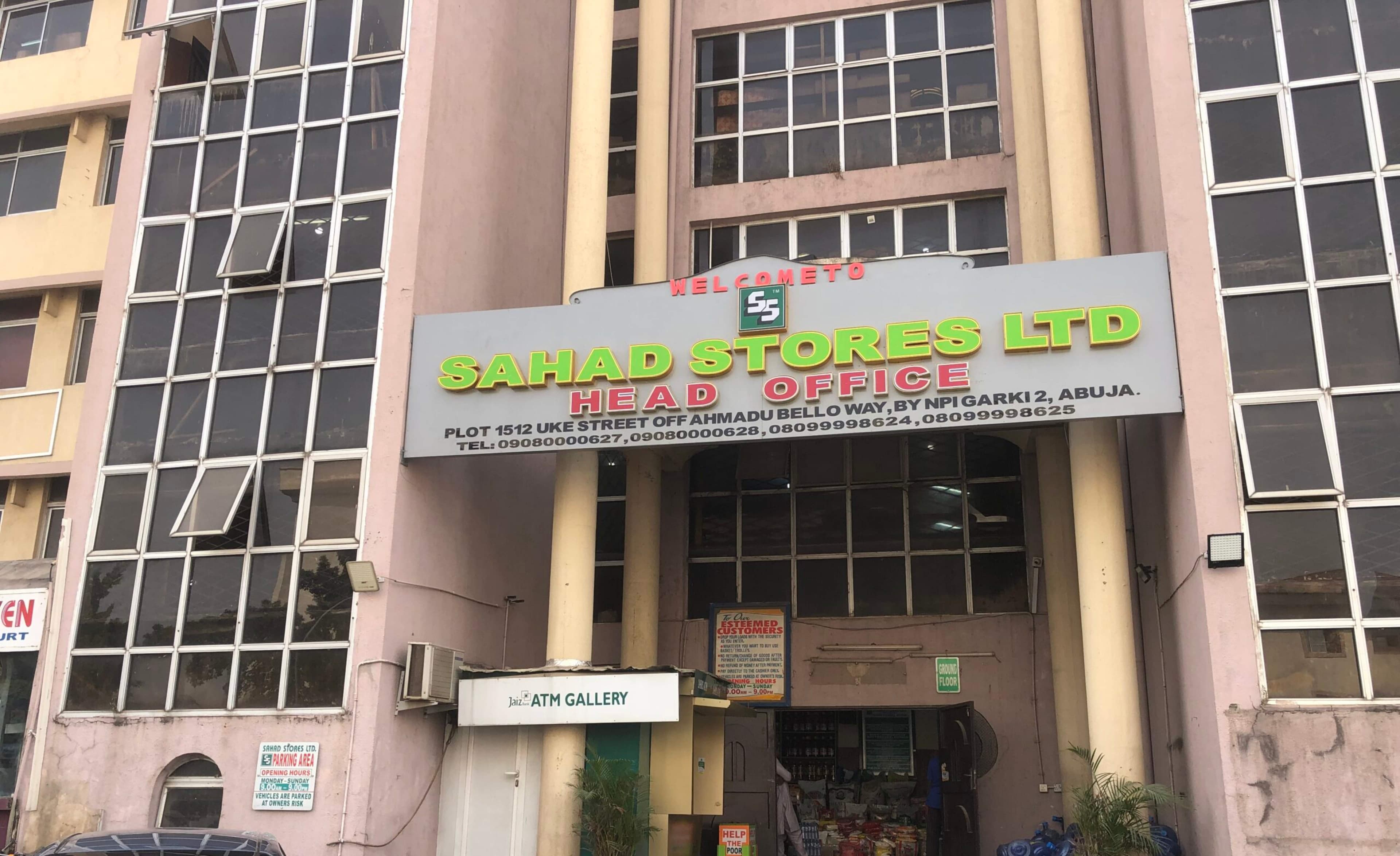 Pregnant Woman, Kids Trapped in Abuja Elevator (Video)