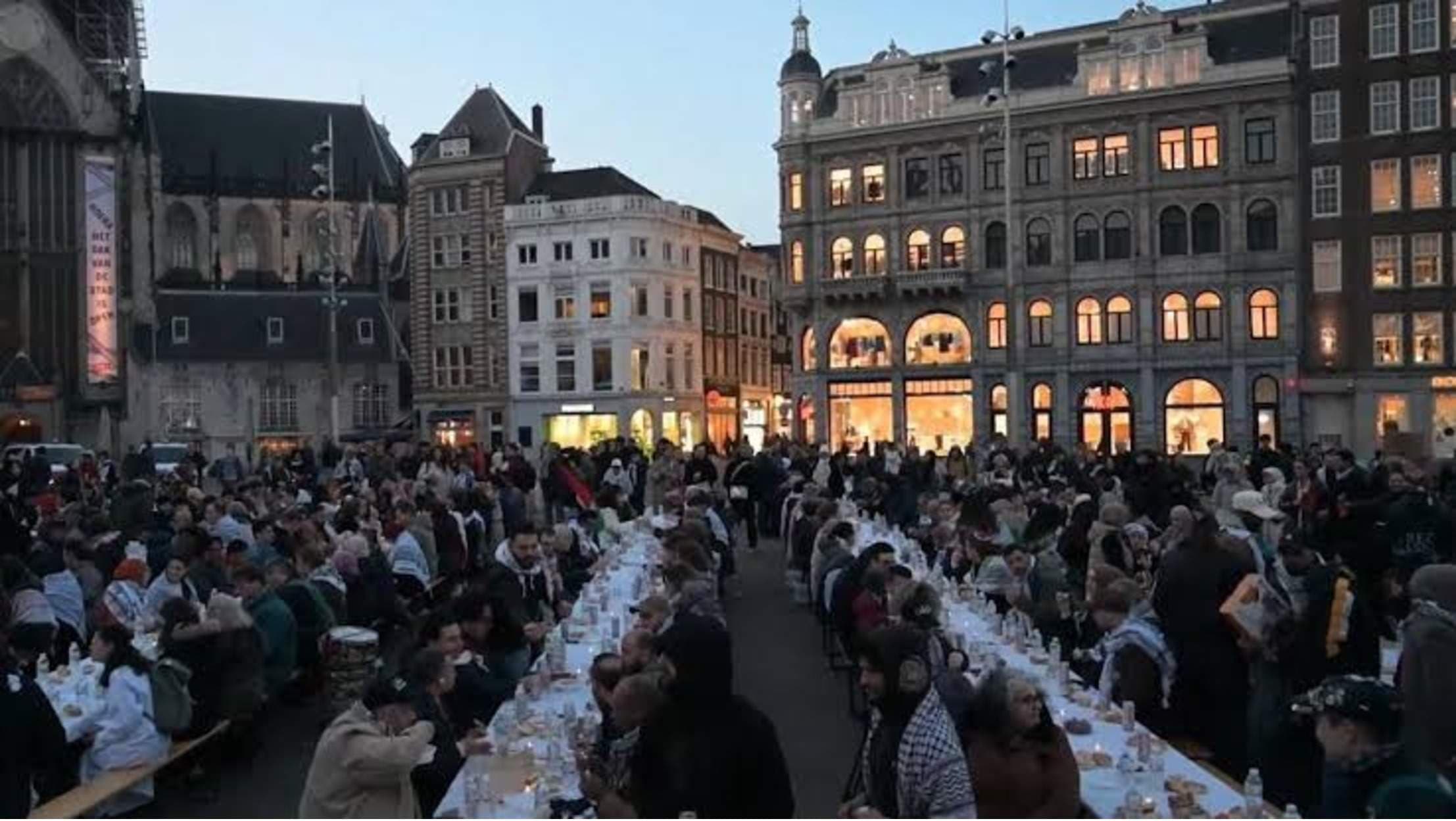 Thousands Attend Pro-Palestinian Street Iftar in Amsterdam