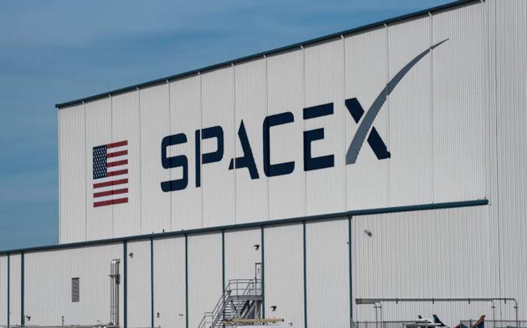SpaceX Eyes Record IPO to Fund Mars Ambitions