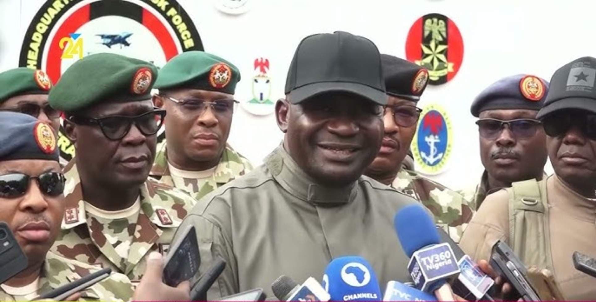 Defence Ministers Visit Maiduguri, vow to end Insurgency