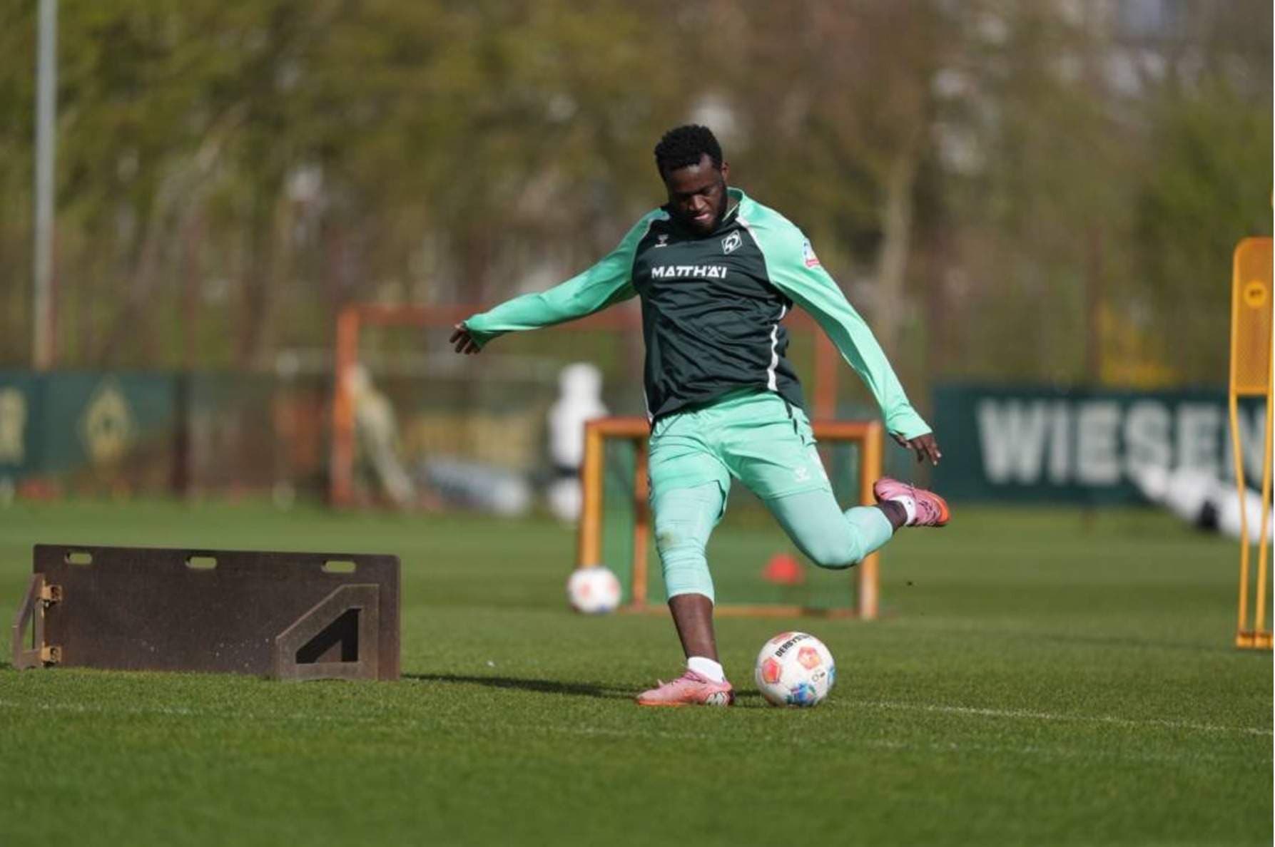 Victor Boniface Back in Training, Boost for Werder Bremen