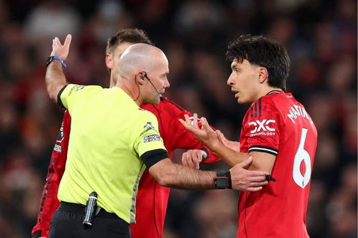 Man Utd's Carrick Slams Red Card Decision