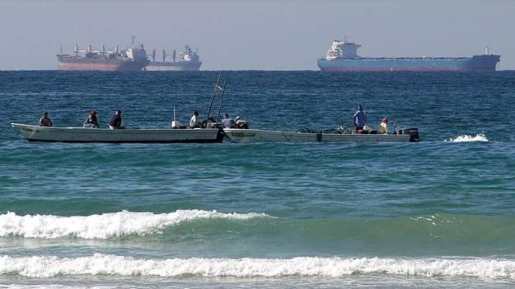 U.S. Navy Intercepts Iranian Attacks in Strait of Hormuz as Trump Warns Tehran Amid Fragile Ceasefire