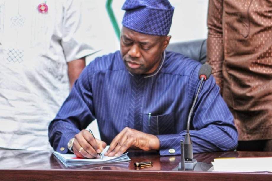Oyo: Makinde Signs Order to Regulate Vigilante Groups