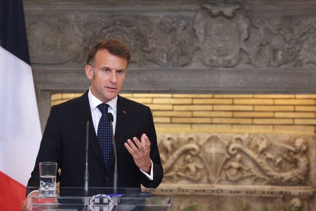 Macron Challenges Iran as French Navy Deploys to Hormuz