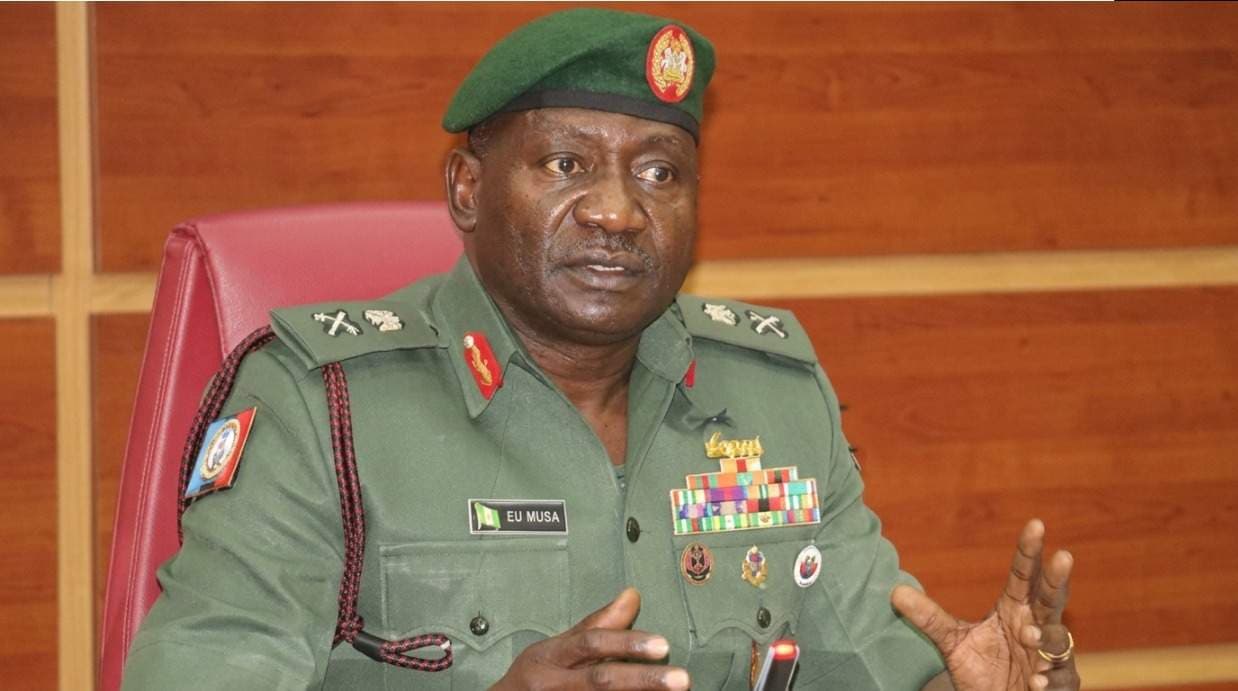 FG Plans to let Journalists Join Troops on Military Operations