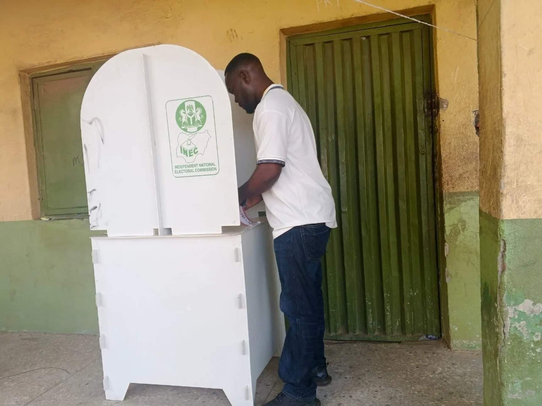 Voters Turn out in Large Numbers in Ado Ekiti Despite BVAS Glitch