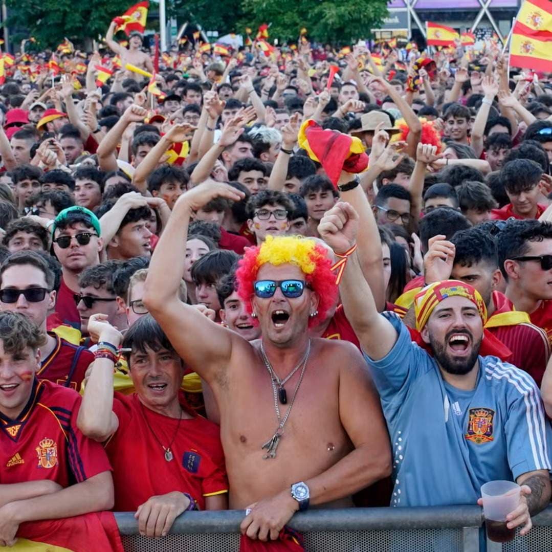 Ecstatic Fans Celebrate Spain's Advancement to World Cup Final (Video)