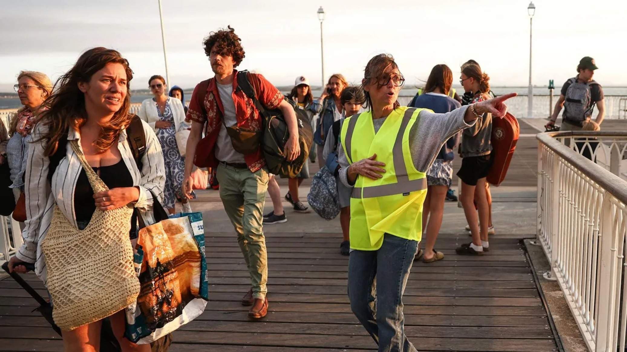France Orders Full Evacuation of Peninsula as Gironde Wildfire Rages