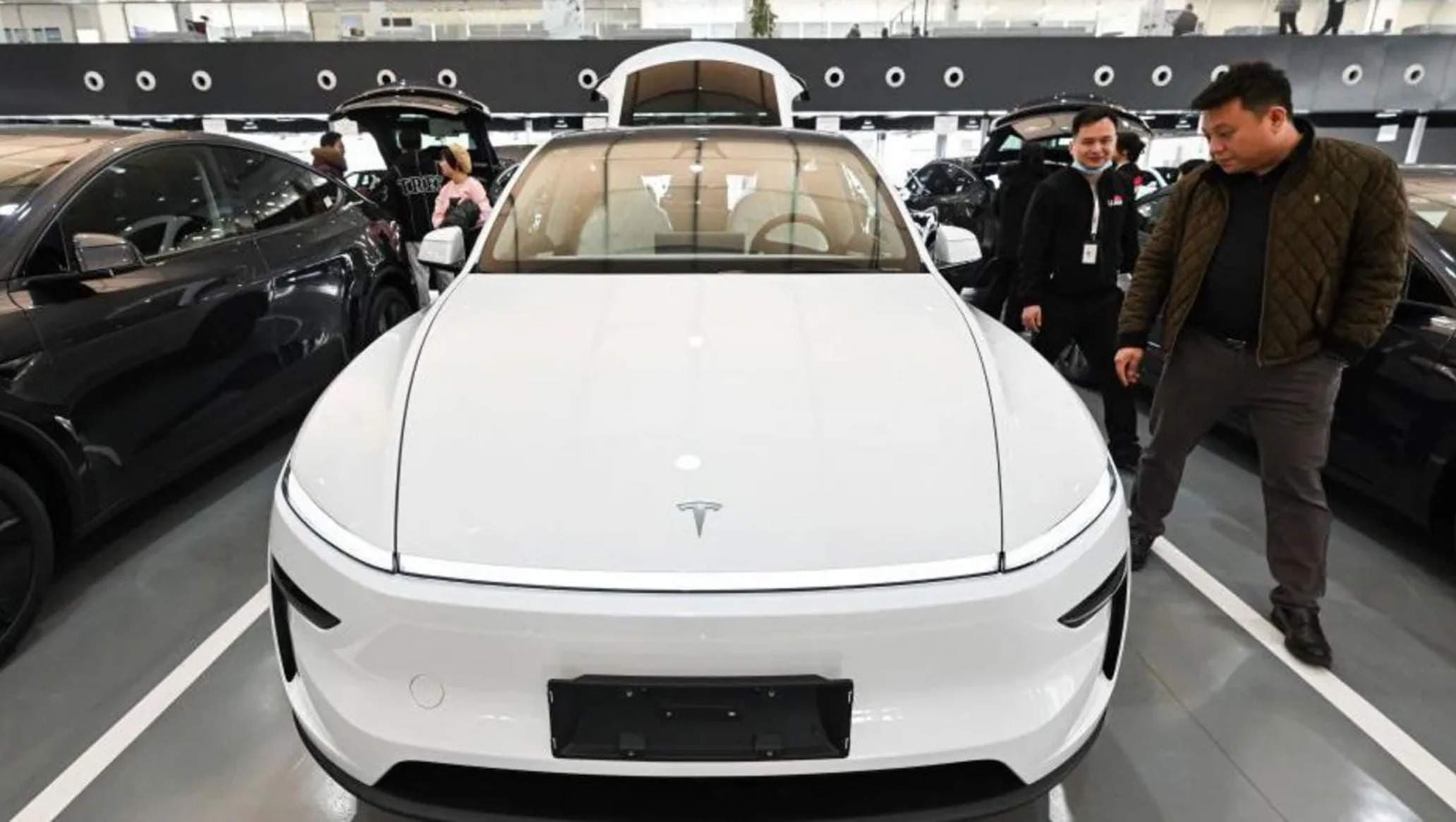 China Orders 4.3 Million EV Recall Over Tesla Style Hidden Door Handles