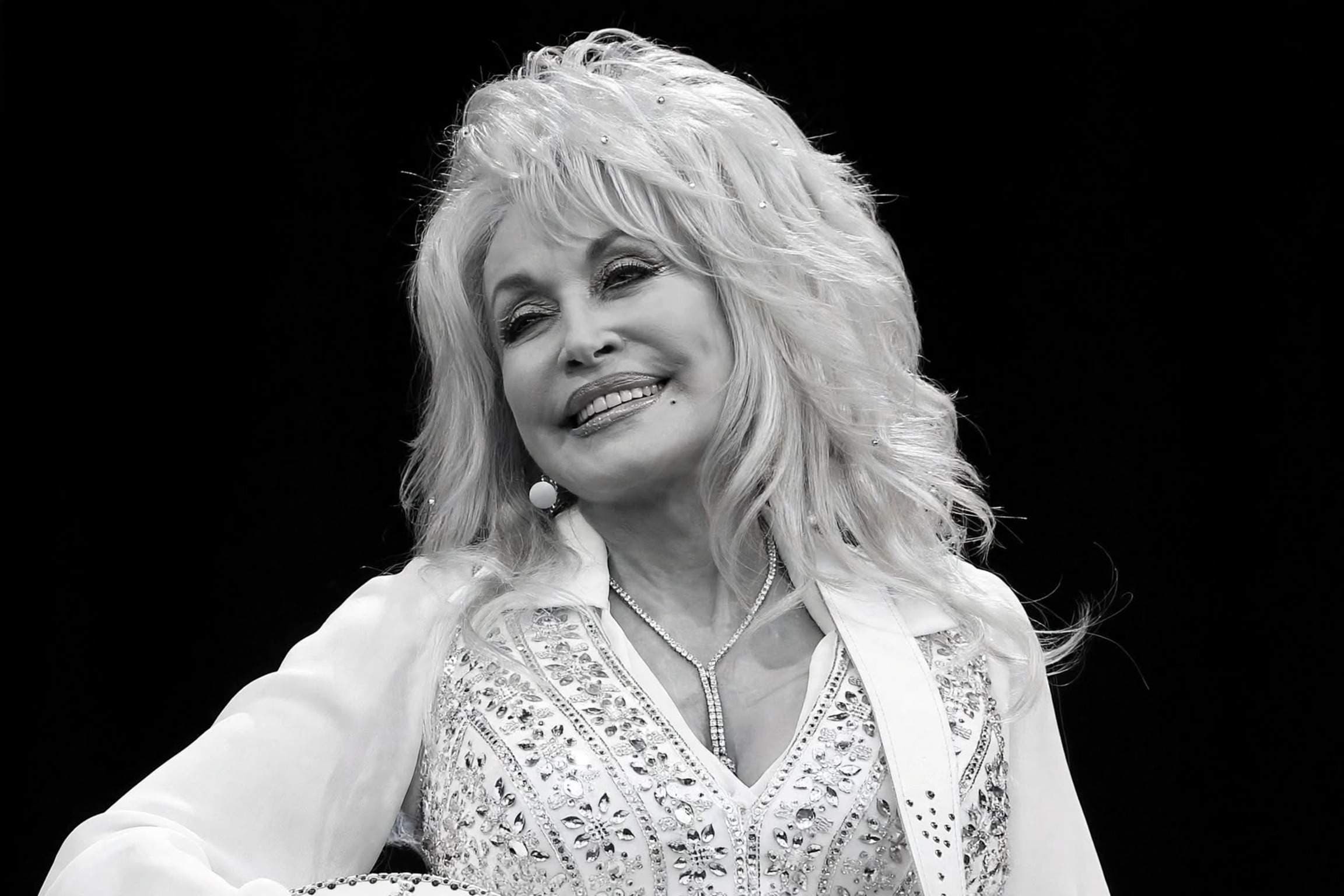 Dolly Parton Dies at 80: Beyoncé, Taylor Swift and Oprah Lead Tributes