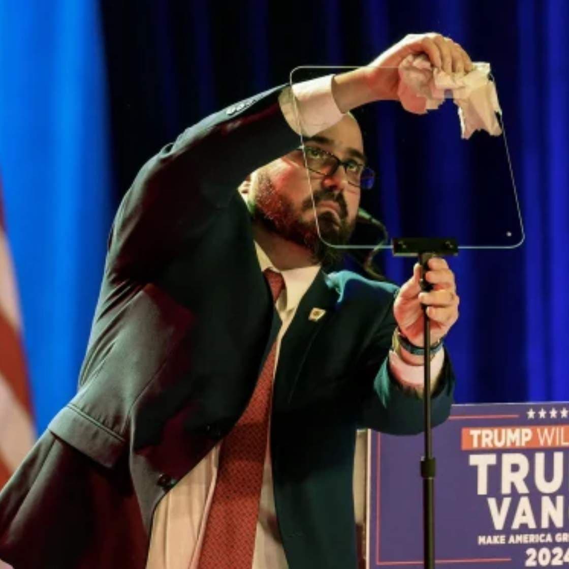 White House Aide Fined $172k for Betting on Trump Speeches