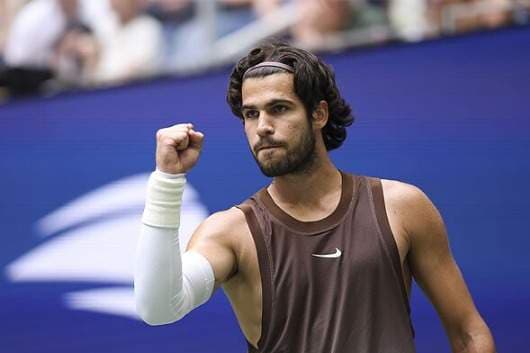 US Open: Sabalenka Storms Through, Alcaraz Fights Back