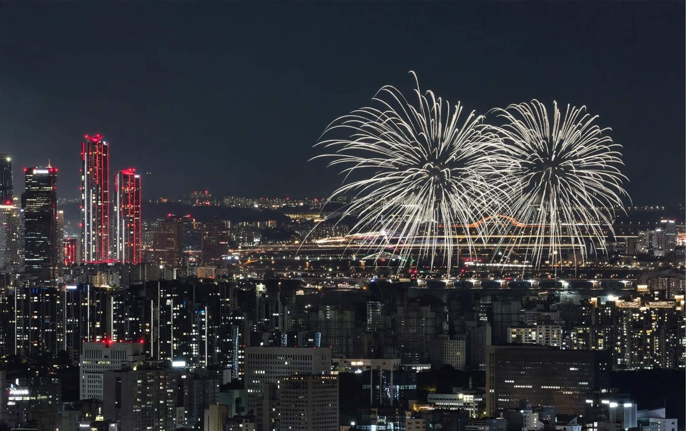 Han River Fireworks Draw 530k Spectators in Seoul Spectacle