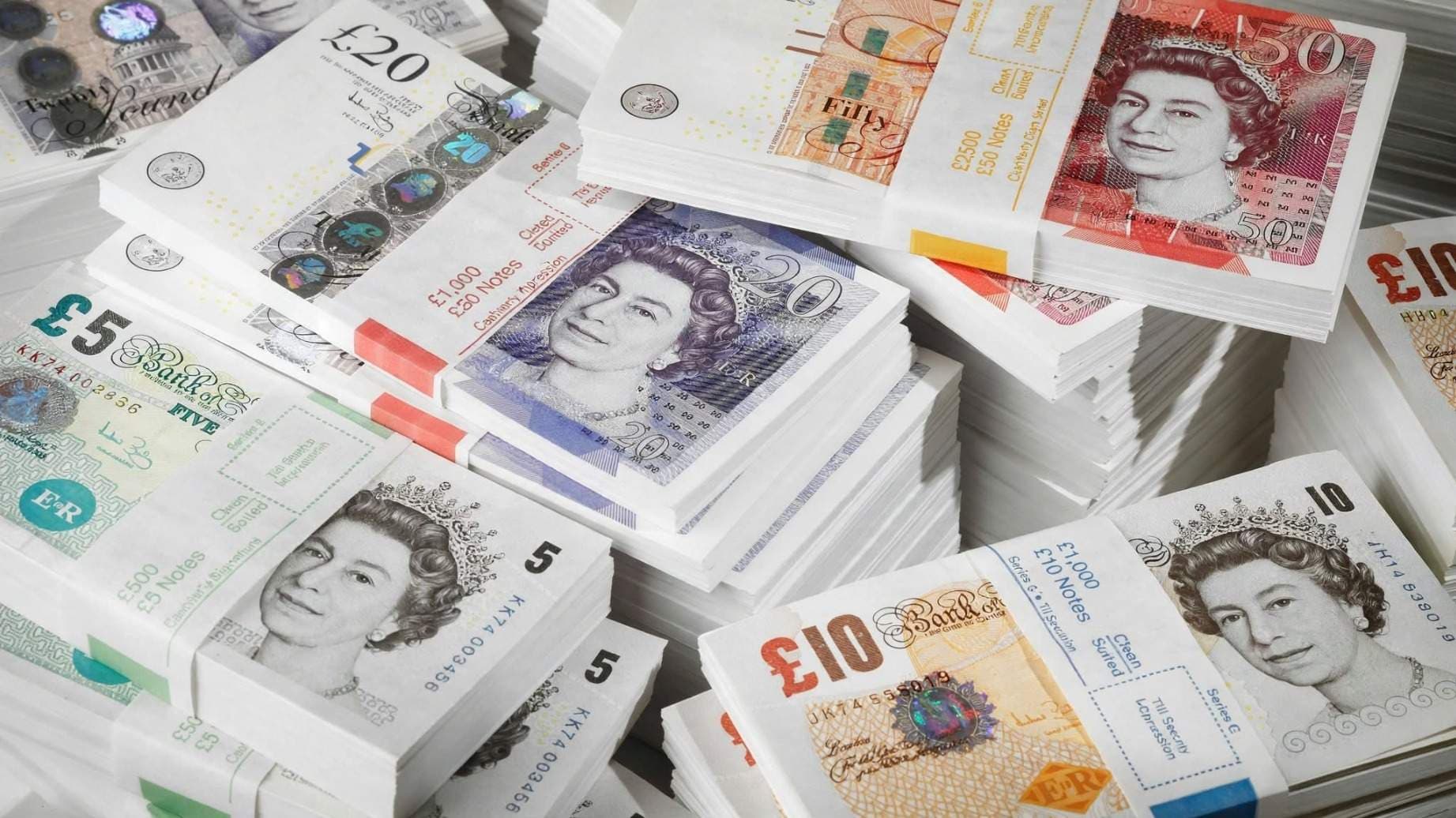Pound Crashes to N1,767 as Naira Rallies After CBN Rate cut